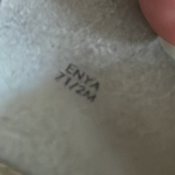 Tahari Enya women's high heels size 7.5. Brown snakeskin. - Picture 8 of 10